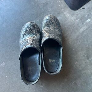 Dansko Black and Gray Patterned Mules